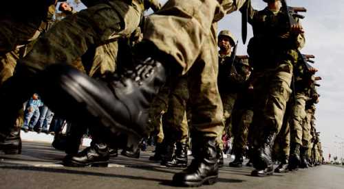 820 asker ordudan atıldı