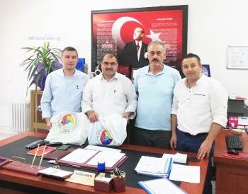 860 Öğrenciye Kırtasiye Yardımı Yapıldı
