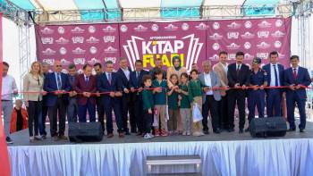 9 Gün Açık Kalan Kitap Fuarını 100 Binden Fazla Kişi Ziyaret Etti
