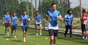 A takımdan sadece 11 kişi