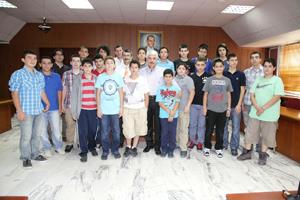 Sakallı Amerikada yaşayan  Türk öğrencilerle birlikte                     