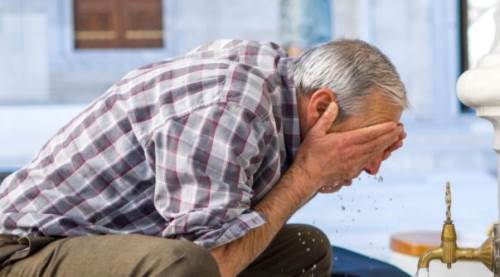 Abdest Nasıl Alınır? Kadın ve Erkekler İçin Adım Adım Abdest Rehberi