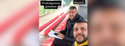 Abi kardeş maçları takip ediyor