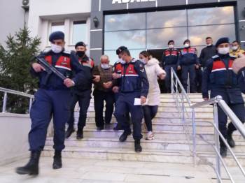 Ablası Ve Eniştesini Katleden Ağabeyi İle Ona Yardım Eden Kardeşi  Tutuklandı
