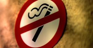 Açık alanlarda da sigara yasak!