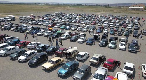 Açık oto pazarı doldu taştı