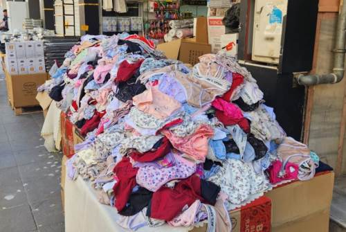 Açıkta satılan o kıyafetler hijyen tartışması yarattı