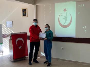 Acil Tıp Teknisyenleri Eğitimden Geçti
