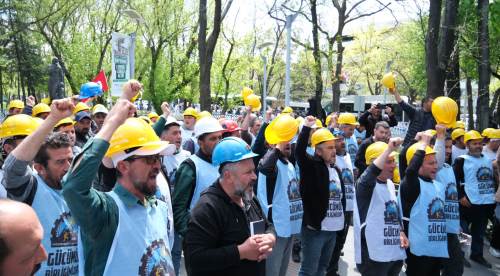 Açlık grevindeki Doruk Madencilik işçileri hakları için bugün bakanlığa yürüyecek