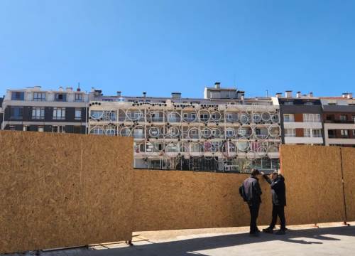 Adalar'a yapılacak olan plazanın inşaatı sürüyor