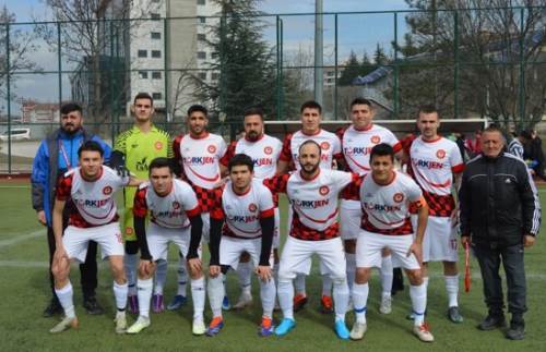 Adanır sahadan şikayetçi