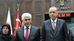 Adaylık fotoğrafında dikkat çeken detay