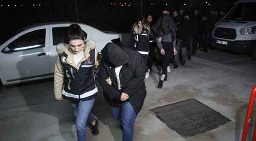 Adını bile yazamayan 78 kişiye ehliyet verdiler