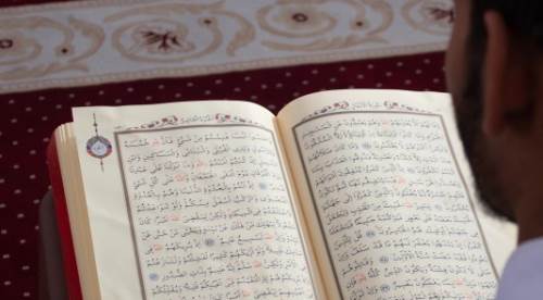 Adiyat Suresi Okunuşu, Vel Adiyat Suresi Arapça Yazılışı, Türkçe Anlamı, Meali ve Tefsiri (Diyanet Melai& Dinle)