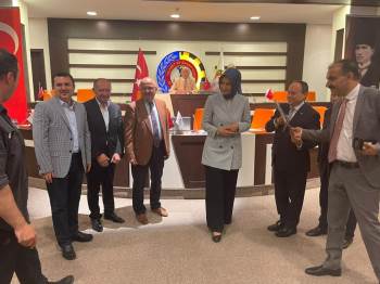 Aev’De Başkan Değişmedi
