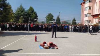 Afad’Dan Lise Öğrencilerine Afet Eğitimi
