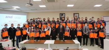 Afad Gönüllüleri Sertifikalarını Aldı

