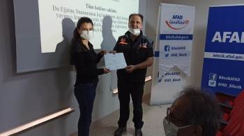 Afad Gönüllülerine İlkyardım Sertifikaları Verildi
