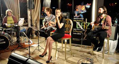 AFYON CAZ'A KUCAK AÇTI