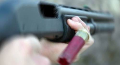 Afyon'da 18 yaşındaki genç pompalı tüfekle dehşet saçtı