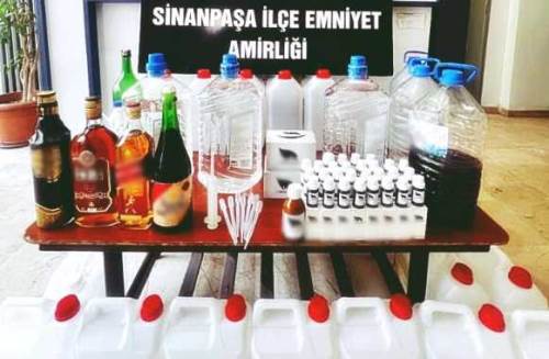 Afyon'da 4 adrese şok baskın: 31 litre kaçak alkol bulundu...