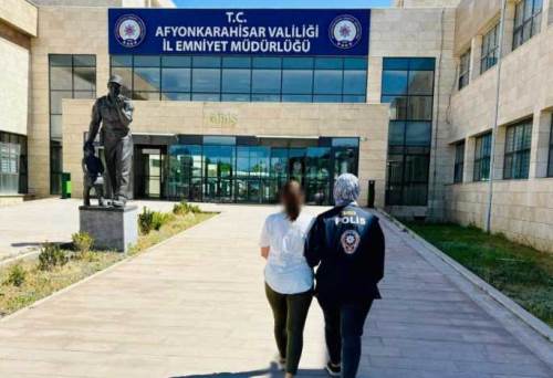 Afyon’da bilişim dolandırıcısı yakayı ele verdi