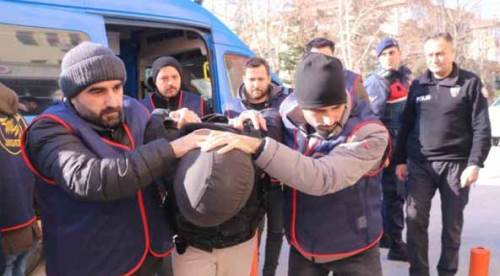 Afyon'da dehşet: Karısı ve ailesini öldürdü!