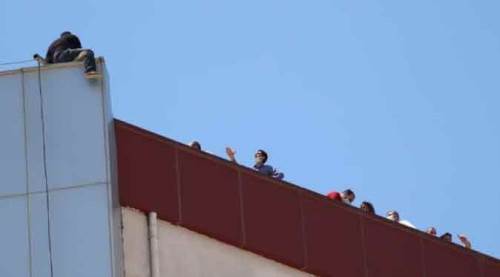 Afyon'da hastanede intihar girişimi! Çatının kilidini kırıp...