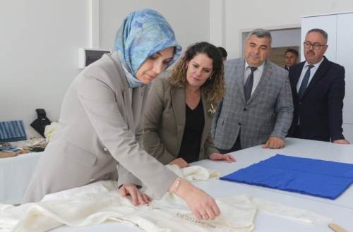 Afyon’da Hayat Boyu Öğrenme Haftası Sergisi büyük ilgi gördü