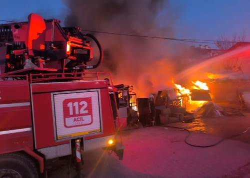 Afyon'da iş yeri yangını!
