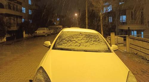 Afyon'da kar yağışı başladı