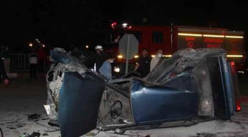 Afyon'da kavşakta korkunç kaza! İki otomobil çarpıştı