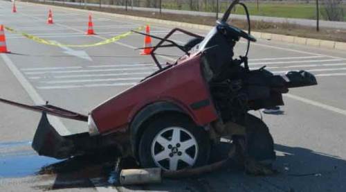 Afyon'da korkunç kaza: İkiye bölündü!