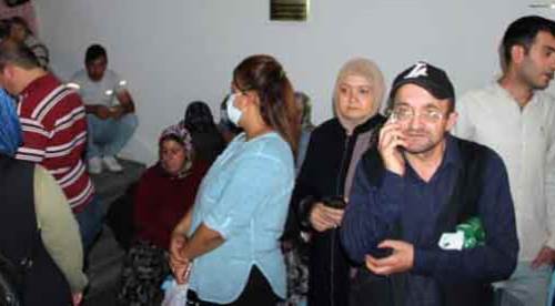 Afyon'da vatandaş derdini anlatabilmek için kuyruğa girdi!