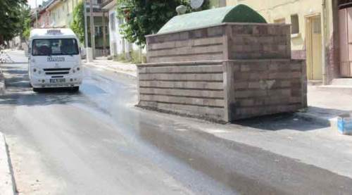 Afyon'daki bu türbe görenleri hayrete düşürüyor!