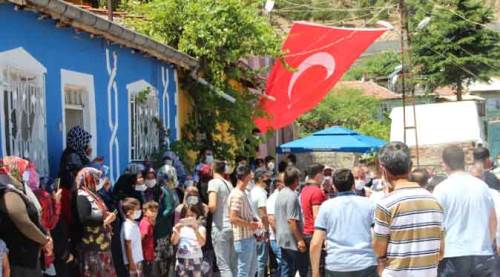 Afyon şehidini son yolculuğuna uğurluyor!