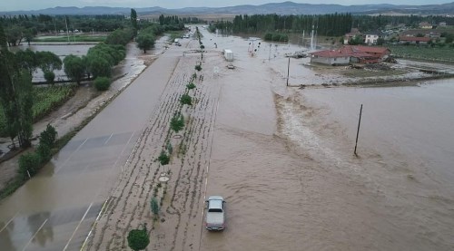 Afyon'u sel vurdu