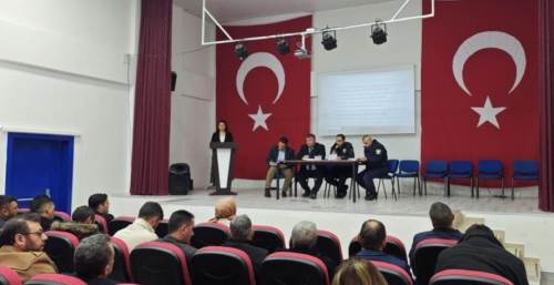 Afyon'un Bayat ilçesinde asayiş ve trafik güvenliğiyle ilgili toplantı yapıldı