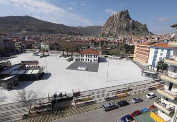 Afyon Zafer Meydanı Boş Kaldı
