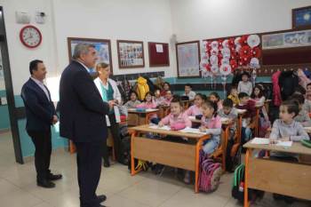 Afyonkarahisar’A Yeni Atanan İl Milli Eğitim Müdürü İlk Günden Derslere Girdi
