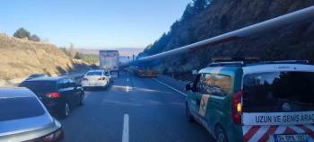 Afyonkarahisar-Ankara Karayolunun Bir Yönü Ulaşıma Kapandı
