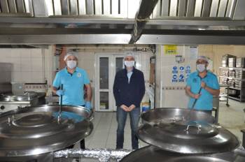 Afyonkarahisar Belediyesi’Nden Ücretsiz Sıcak Yemek İkramı
