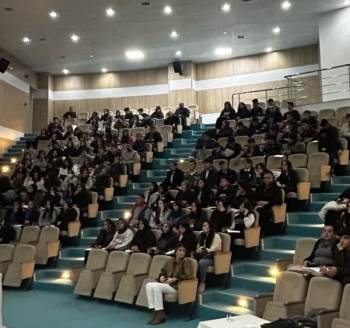 Afyonkarahisar’Da ‘Geçmişin İzinde Bilim’ Projesinin Sonuna Gelindi
