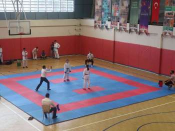 Afyonkarahisar’Da ’Karate Grup Müsabakaları’ Başlıyor
