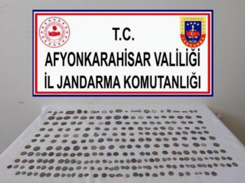 Afyonkarahisar’Da  Tam 270 Parça Tarihi Eser Ele Geçirildi
