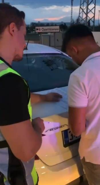 Afyonkarahisar’Da 2 Bin 214 Araç Sorgulandı, 731 Bin 844 Tl Ceza Uygulandı
