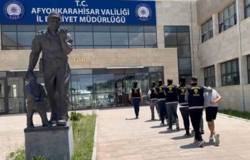 Afyonkarahisar’da 250 bin TL’lik hırsızlık: 5 kişi tutuklandı