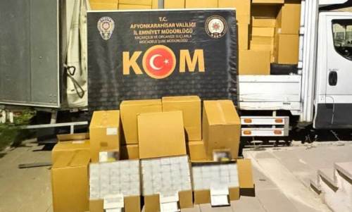 Afyonkarahisar’da 4 milyona yakın sahte makaron ele geçirildi