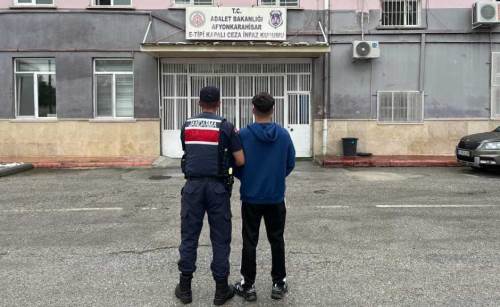 Afyonkarahisar’da 40 aranan şahıs yakalandı