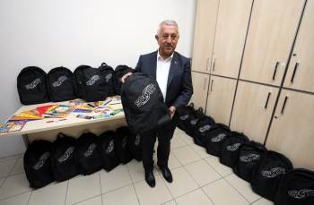 Afyonkarahisar’Da 500 Öğrenciye Kırtasiye Yardımı
